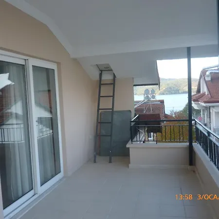 Cicek & Hotel 2*
