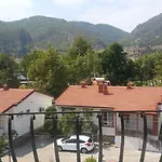 Cicek & Φετιγιέ