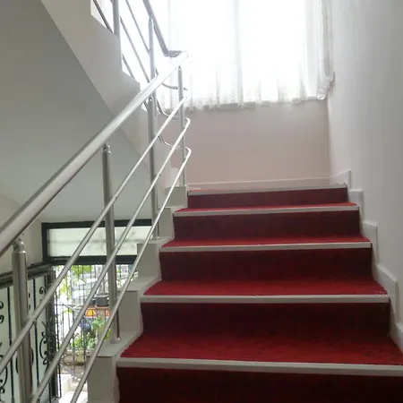 Cicek Hotel&apartments 2*